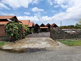 OYO 90038 Dalyla Inn Chalet