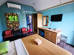 OYO 90038 Dalyla Inn Chalet