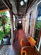 OYO 90038 Dalyla Inn Chalet