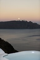 Armenaki -  Adults Only