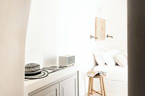 Armenaki -  Adults Only