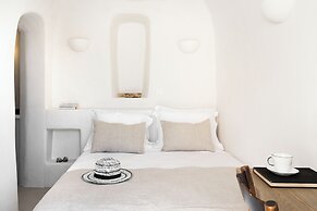 Armenaki -  Adults Only