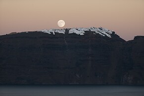 Armenaki -  Adults Only