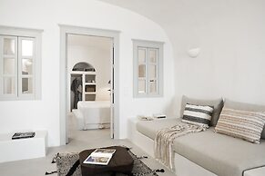 Armenaki -  Adults Only