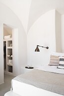 Armenaki -  Adults Only