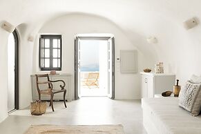 Armenaki -  Adults Only