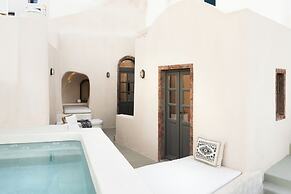 Armenaki -  Adults Only