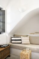 Armenaki -  Adults Only