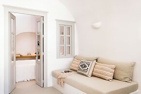 Armenaki -  Adults Only