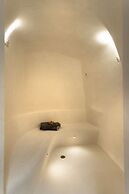 Armenaki -  Adults Only