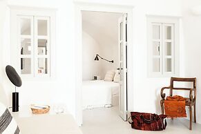 Armenaki -  Adults Only