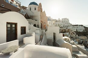 Armenaki -  Adults Only