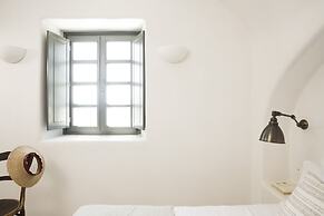 Armenaki -  Adults Only