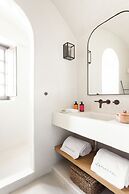 Armenaki -  Adults Only