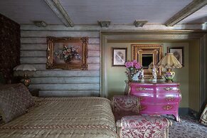 Old House Resort & SPA