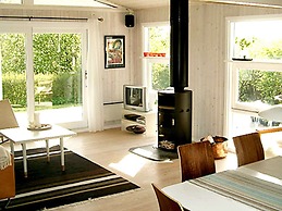 Splendid Holiday Home in Dronningmolle near Beach