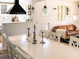 Splendid Holiday Home in Dronningmolle near Beach