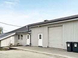 8 Person Holiday Home in Oksvoll