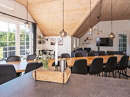 18 Person Holiday Home in Fanø