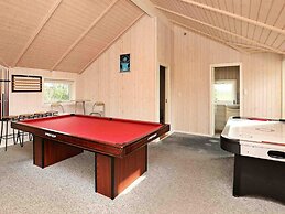 10 Person Holiday Home in Vaeggerlose-by Traum