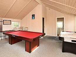 10 Person Holiday Home in Vaeggerlose-by Traum