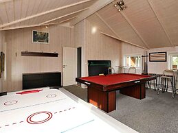 10 Person Holiday Home in Vaeggerlose-by Traum