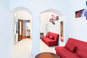 Dante Subway Apartment