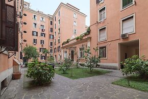 Piramide & Testaccio Design Flat