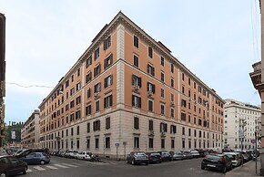 Piramide & Testaccio Design Flat