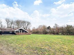 Graceful Holiday Home in Humble near Sea