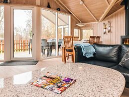 Graceful Holiday Home in Humble near Sea