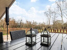 Graceful Holiday Home in Humble near Sea