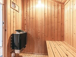 Graceful Holiday Home in Humble near Sea