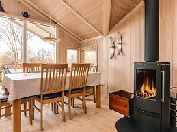 Graceful Holiday Home in Humble near Sea