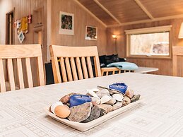 Graceful Holiday Home in Humble near Sea