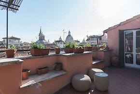Piazza Navona Panoramic Penthouse