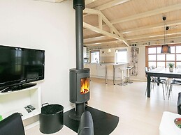6 Person Holiday Home in Frorup