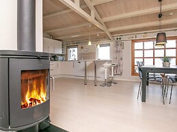 6 Person Holiday Home in Frorup