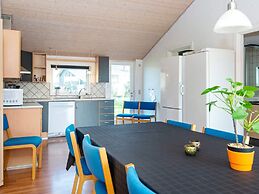 12 Person Holiday Home in Vinderup-by Traum