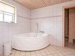 12 Person Holiday Home in Hals-by Traum