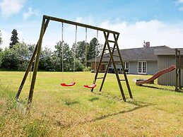 12 Person Holiday Home in Hals-by Traum