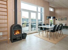 6 Person Holiday Home in Bjert-by Traum