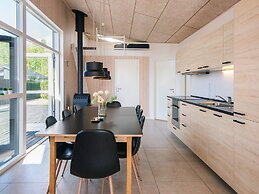 6 Person Holiday Home in Bjert-by Traum