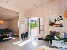6 Person Holiday Home in Bjert-by Traum