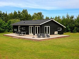 6 Person Holiday Home in Strandby