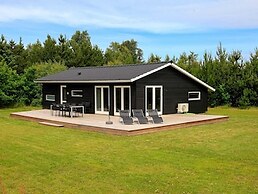 6 Person Holiday Home in Strandby-by Traum