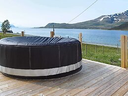 Holiday Home in Arnøyhamn