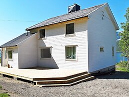 Holiday Home in Arnøyhamn