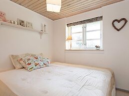 5 Person Holiday Home in Vejby-by Traum