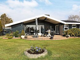 8 Person Holiday Home in Vaeggerlose